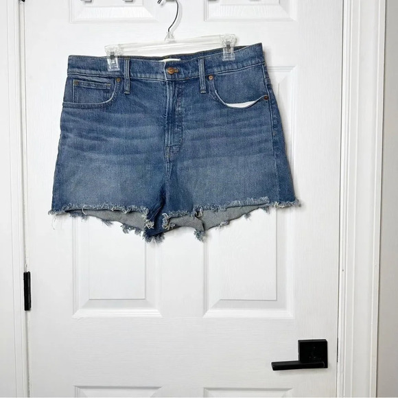 MADEWELL The Perfect Jean Short‎ in Rayburn: Comfort Stretch Edition Size 32 - Picture 2 of 7
